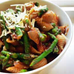 Asparagus pasta in a bowl.