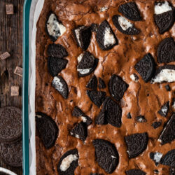 These Oreo Brownies are slices of homemade chocolatey goodness packed with chocolate chunks and crunchy Oreo cookies!